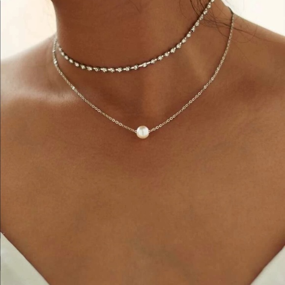 🌟new!🌟 Minimalist Layered Pearl Necklace - Picture 2 of 2